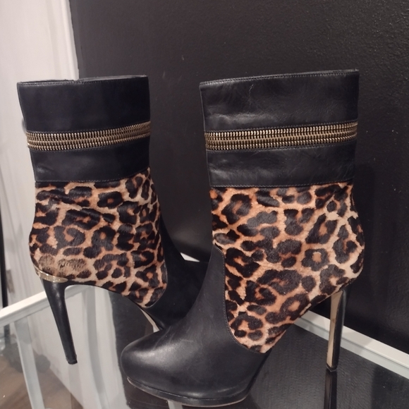 Michael kors leopard boots size 10 - Picture 1 of 3